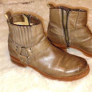 👣!FRYE !😯  Veronica Harness Chelsea Boots Best wearing women's footwear!!!!!